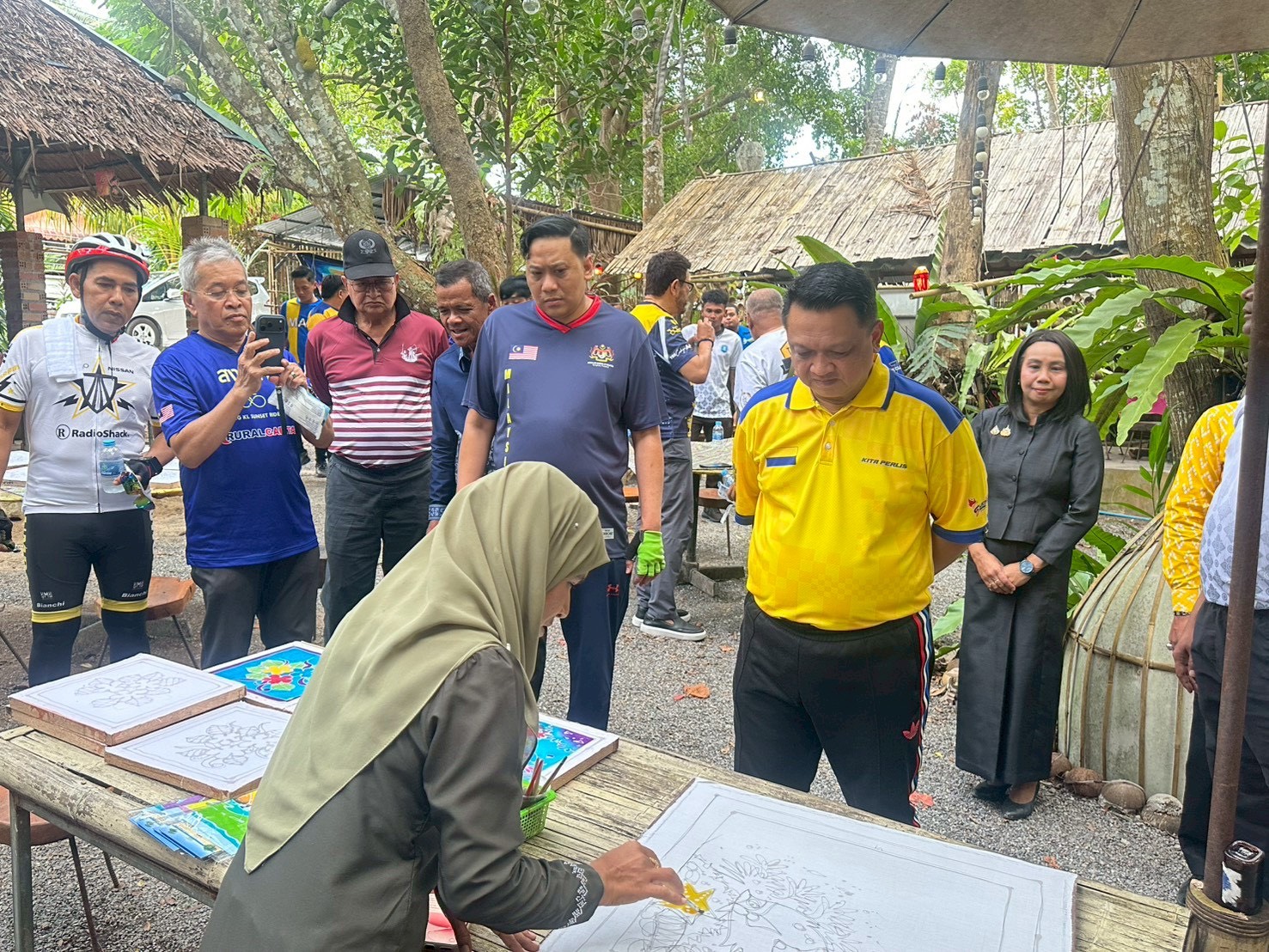 พช.เมืองกระบี่ ให้การต้อนรับ มกุฎราชกุมารแห่งรัฐเปอร์ลิส ประเทศมาเลเซีย เสด็จเยือนชุมชนท่องเที่ยวบ้านนาตีน