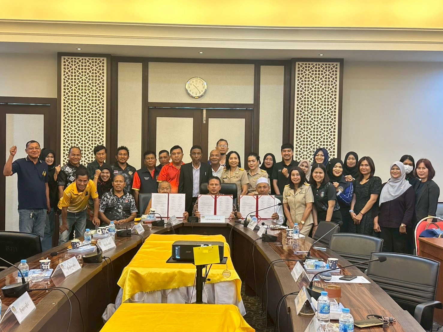 พอ.เมืองกระบี่ ขับเคลื่อนตำบลเข้มแข็งตามหลักปรัชญาของเศรษฐกิจพอเพียง