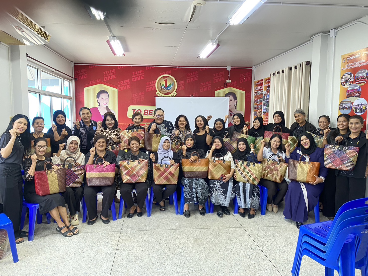 พช.เมืองกระบี่ ประชุมเพิ่มประสิทธิภาพการปฏิบัติงานกองทุนพัฒนาบทบาทสตรีแก่กลไกการขับเคลื่อนกองทุนพัฒนาบทบาทสตรี อ.เมืองกระบี่