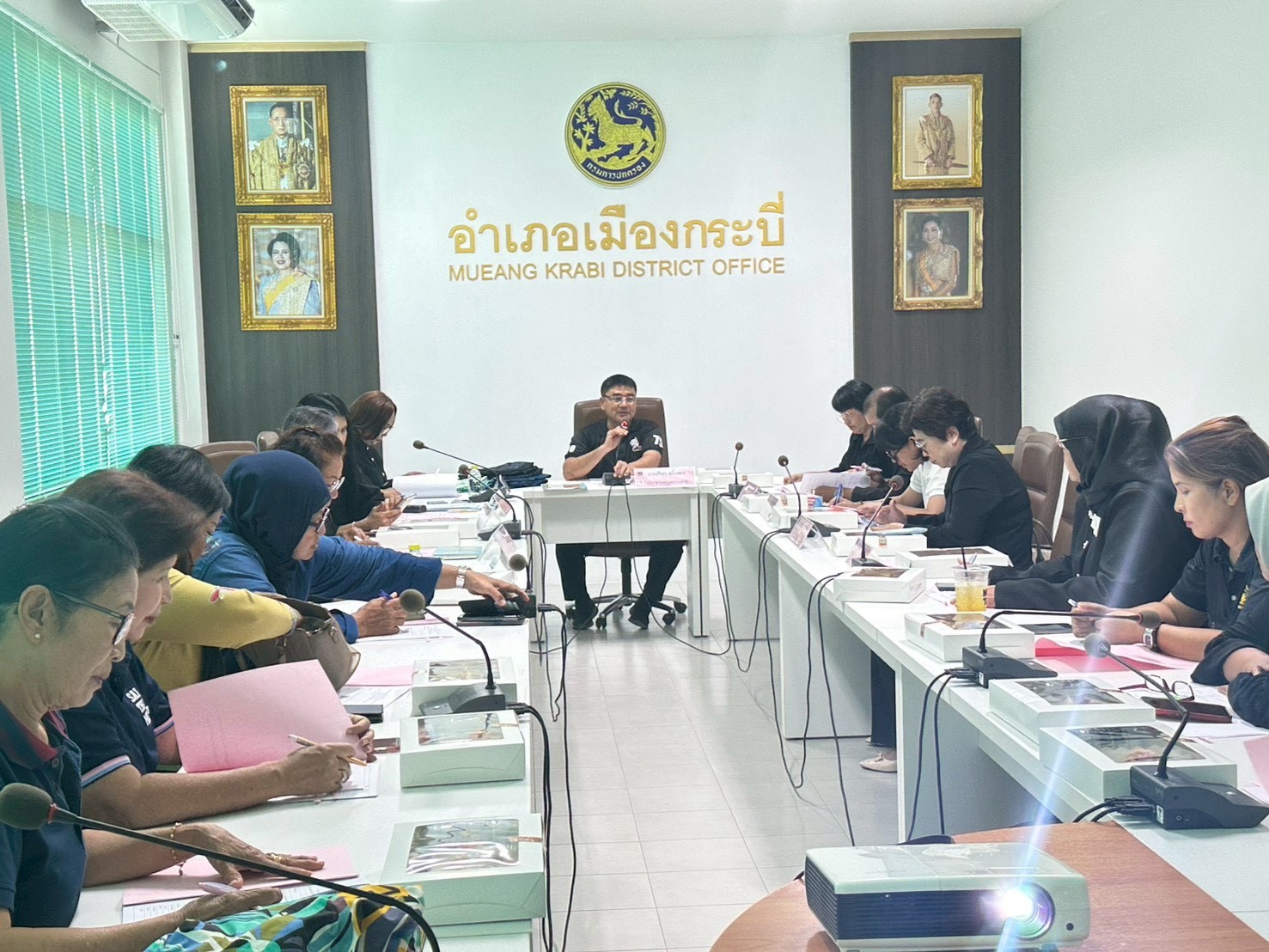 ประชุมคณะอนุกรรมการกลั่นกรองและติดตามการดำเนินงานกองทุนพัฒนาบทบาทสตรีอำเภอเมืองกระบี่ ครั้งที่ 3/2569